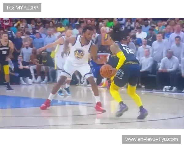 详细解读NBA篮球运球变向规则中如何判定翻腕违例